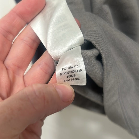 Patagonia Navy Blue Gray P-6 Logo Lightweight Crew Sweatshirt Men's Small Shirt - Picture 9 of 12